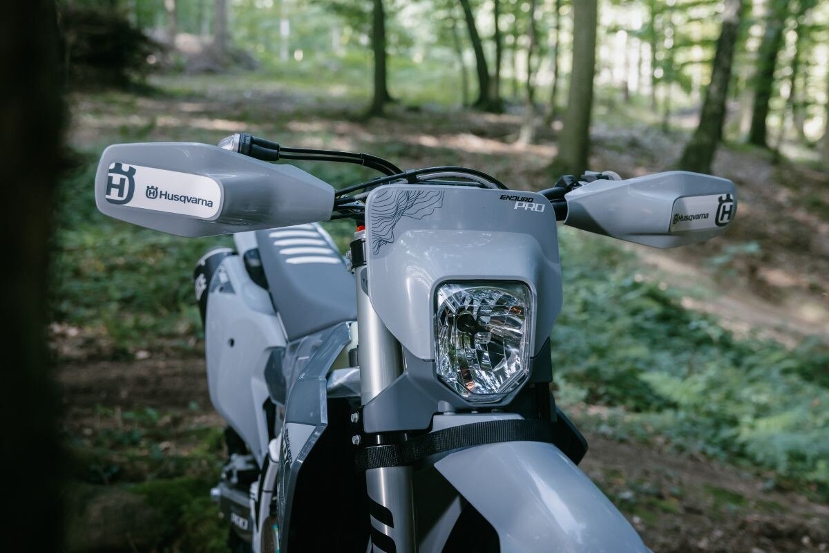 Husqvarna presenta le nuove Enduro Pro 2026